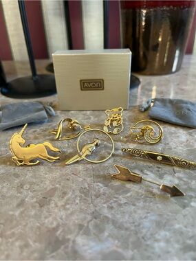 Avon Gold-Tone Animal & Nature Pin Collection Vintage Avon Pins 1980s (7 pins)